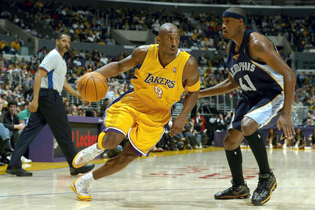 该男子动作 该男子动作